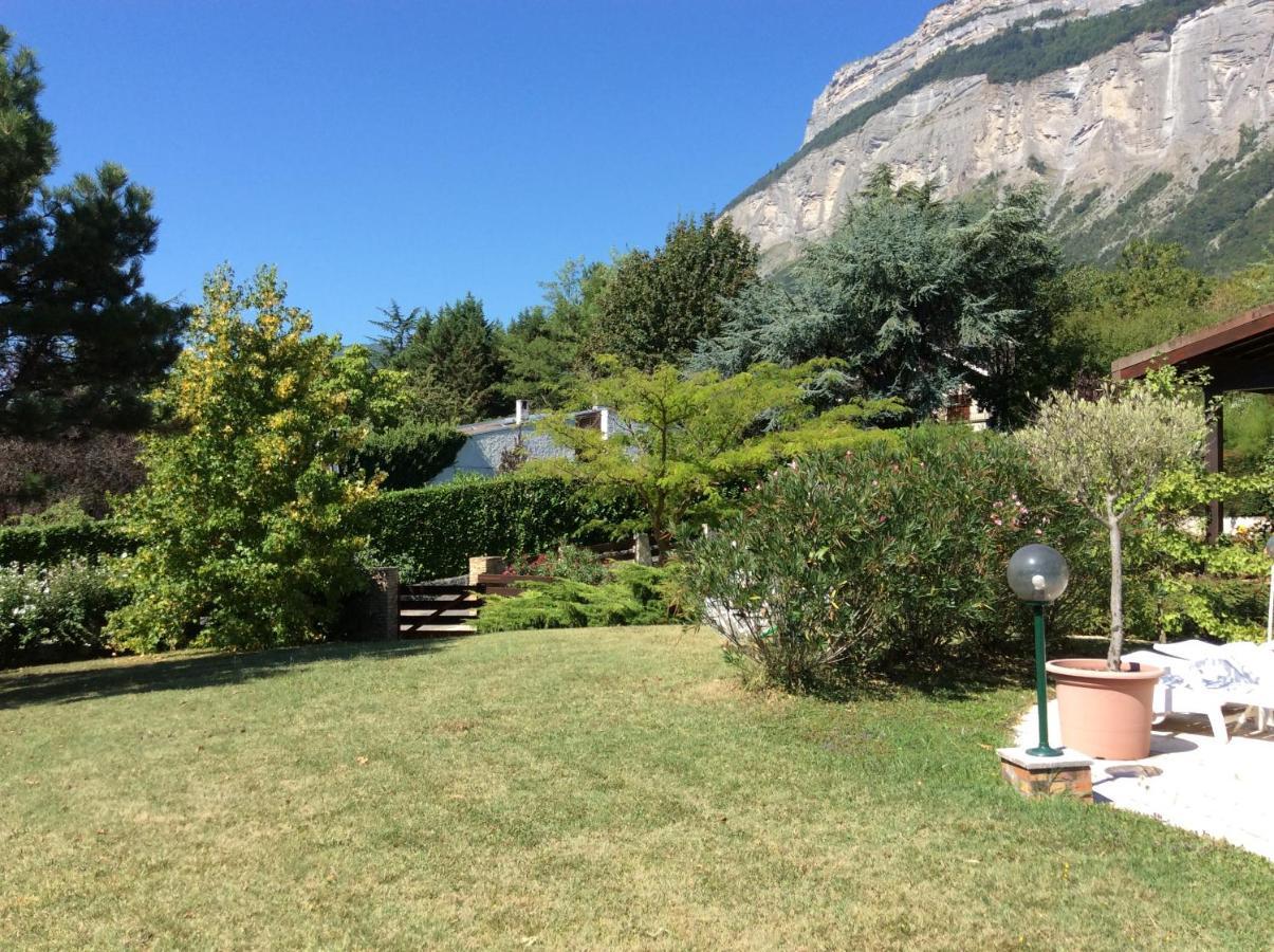 Villa Avec Vue Biviers Экстерьер фото